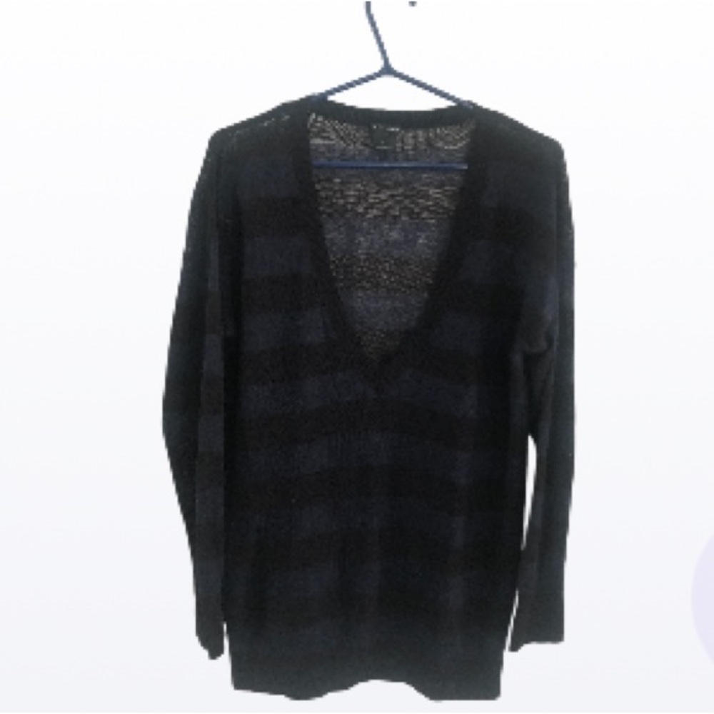Club Monaco fine knit , deep V-neck linen, alpaca wool nylon blend tunic
